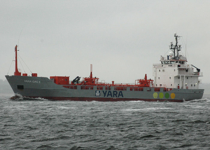 Photograph of the vessel  Yara Gas II pictured on the River Thames on 17th May 2008