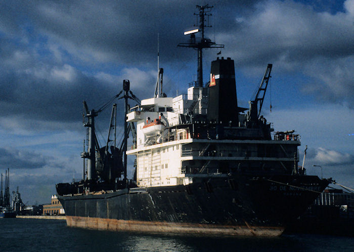  30 de Noviembre pictured at Southampton on 4th November 1990