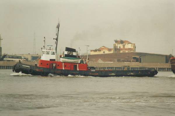  Alexandra pictured passing Woolwich on 13th May 1998