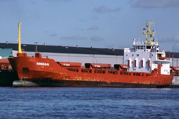 Photograph of the vessel  Annika-M pictured in Hamburg on 20th March 2001