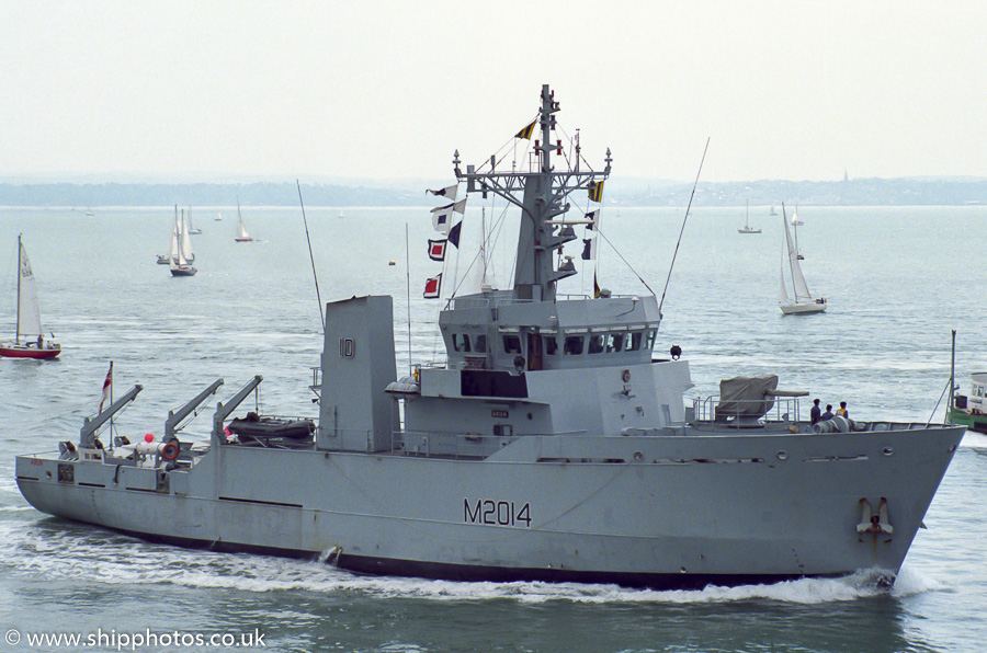 HMS Arun pictured arriving in Portsmouth Harbour on 2nd July 1989