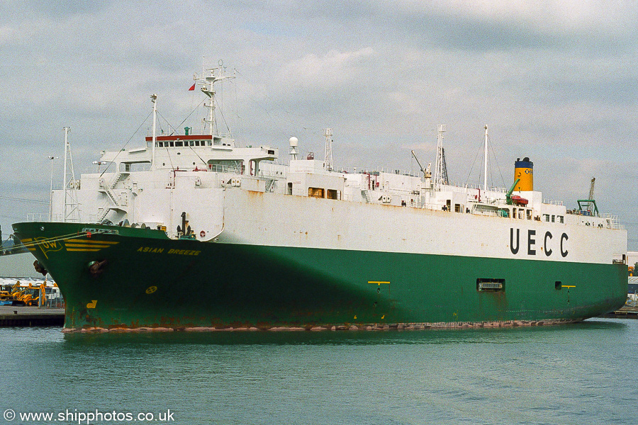  Asian Breeze pictured in Southampton on 27th September 2003