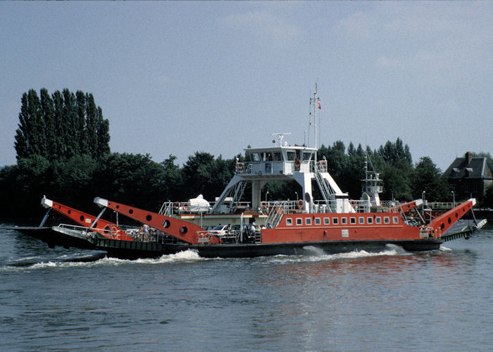 Photograph of the vessel  Bac 14 pictured on the River Seine on 16th August 1997