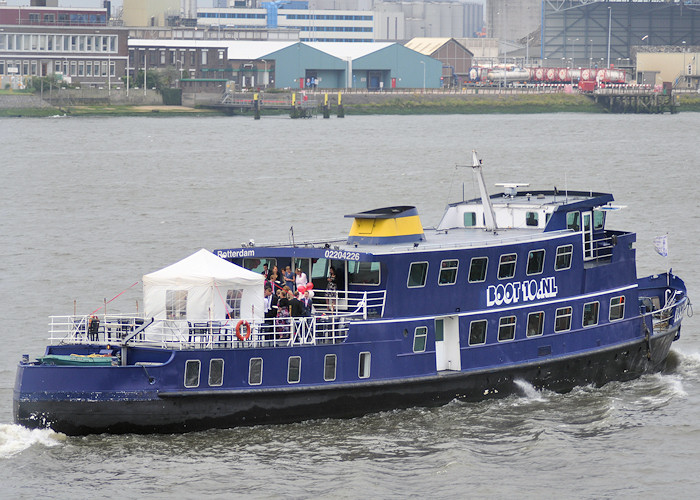 Photograph of the vessel  Boot 3 pictured passing Vlaardingen on 25th June 2011