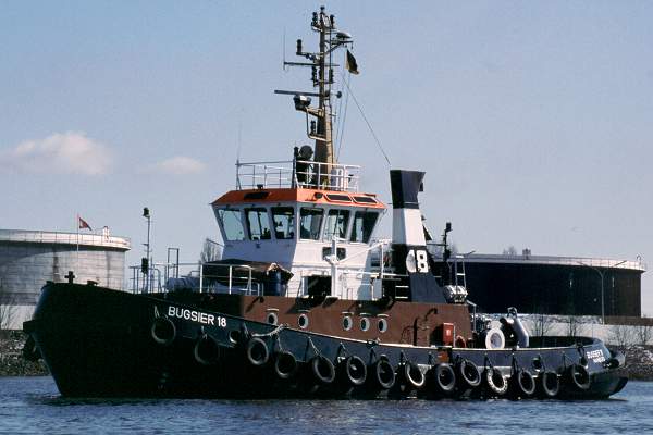 Photograph of the vessel  Bugsier 18 pictured in Hamburg on 20th March 2001