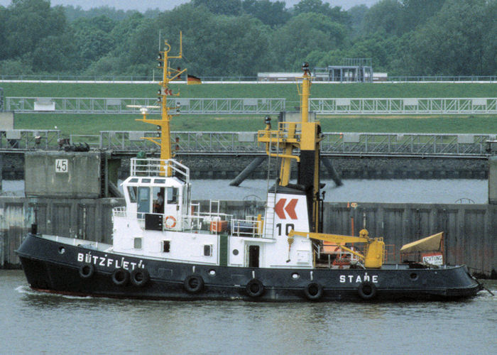 Photograph of the vessel  Bützfleth pictured at Stade on 27th May 1998