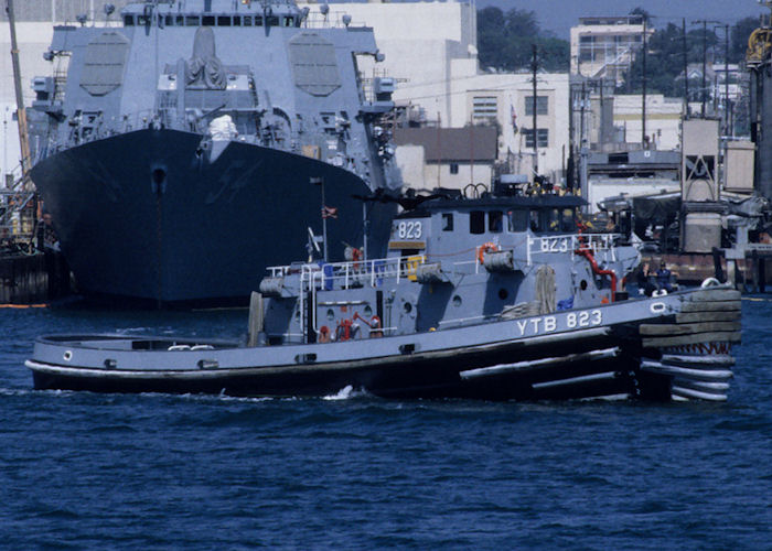 USS Canonchet pictured at San Diego on 16th September 1994