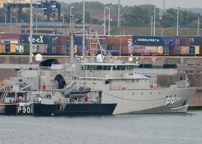 Photograph of the vessel BNS Castor pictured at Zeebrugge on 19th July 2014