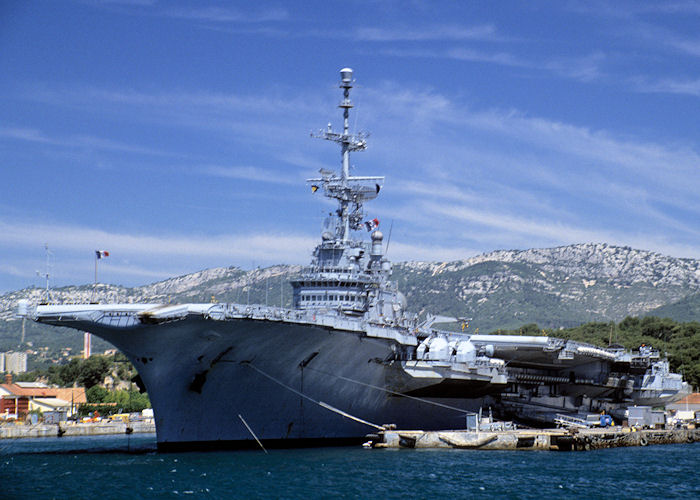 FS Clemenceau pictured at Toulon on 4th July 1990
