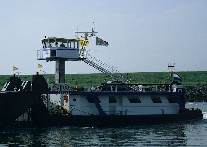 Photograph of the vessel  Cried pictured on the Hartelkanaal, Rotterdam on 27th September 1992