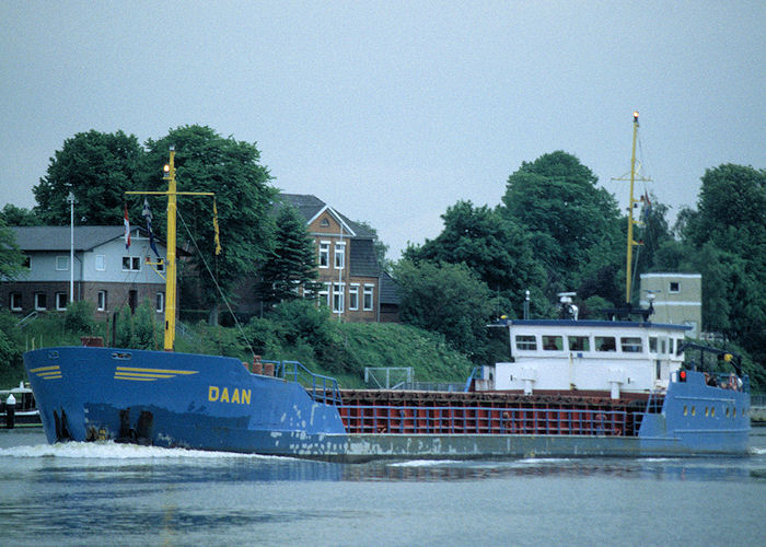  Daan pictured passing through Rendsburg on 8th June 1997
