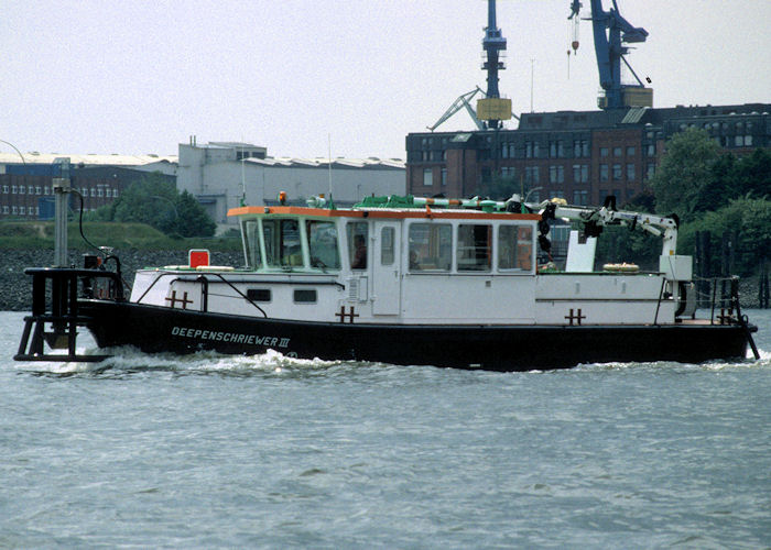 Photograph of the vessel rv Deepenschriewer III pictured at Hamburg on 27th May 1998