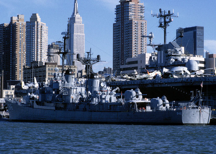 USS Edson pictured at New York on 18th September 1994