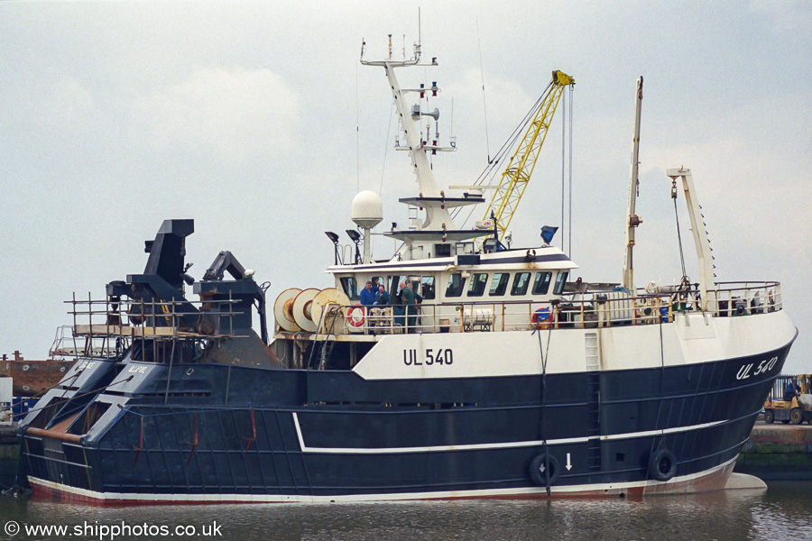Photograph of the vessel fv Elegance pictured in William Wright Dock, Hull on 11th August 2002