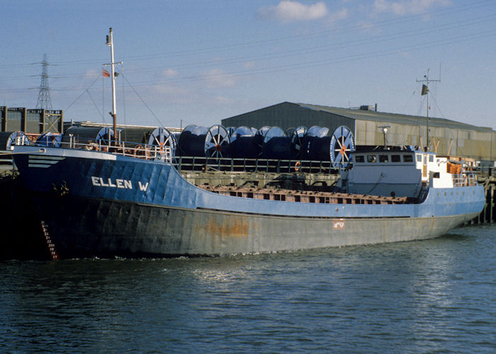  Ellen W pictured on the River Tyne on 5th October 1997