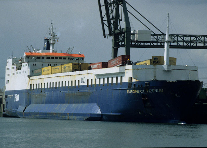 Photograph of the vessel  European Tideway pictured in Europoort on 20th April 1997