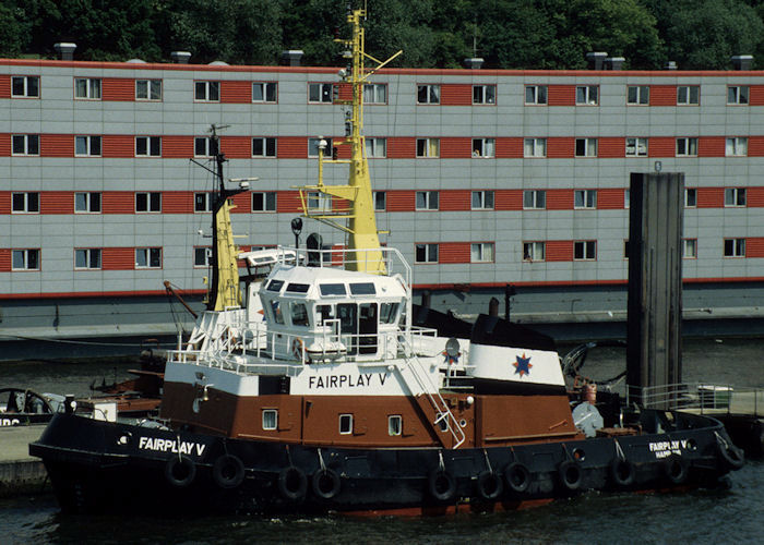  Fairplay V pictured at Hamburg on 5th June 1997