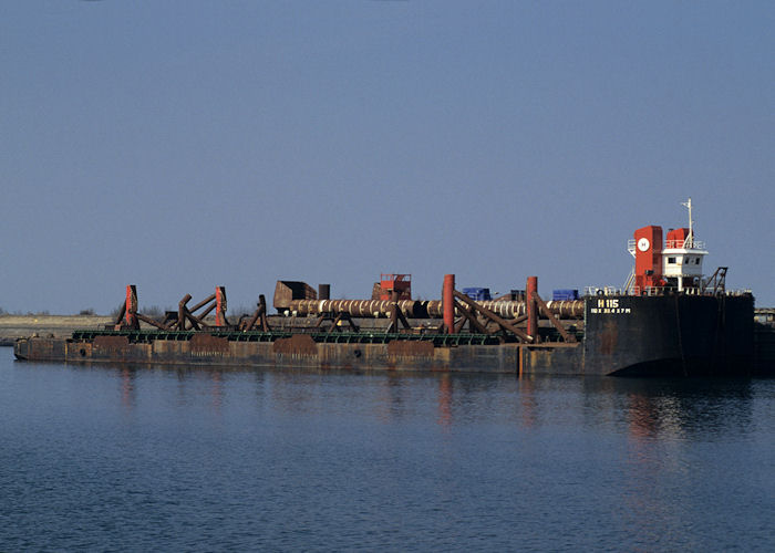 Photograph of the vessel  H-115 pictured on the Calandkanaal, Europoort on 14th April 1996