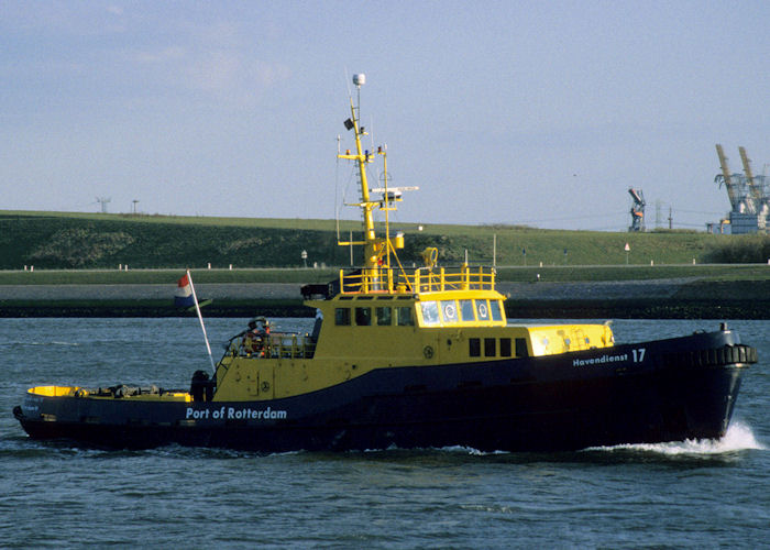  Havendienst 17 pictured at Hoek van Holland on 20th April 1997