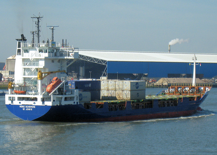 Photograph of the vessel  Heinz Schepers pictured passing Vlaardingen on 27th June 2011