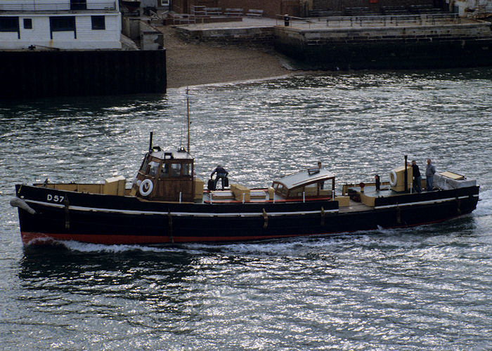 Photograph of the vessel RMAS HL 5857 pictured entering Portsmouth Harbour on 29th June 1990