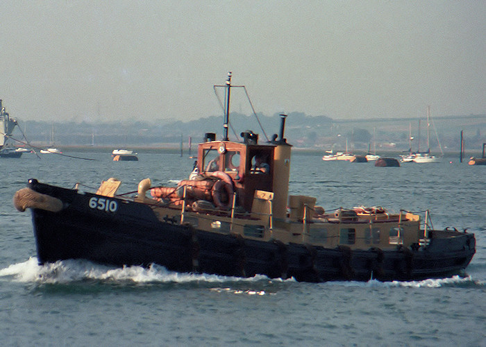 Photograph of the vessel RMAS HL 6510 pictured in Portsmouth Harbour on 3rd October 1987