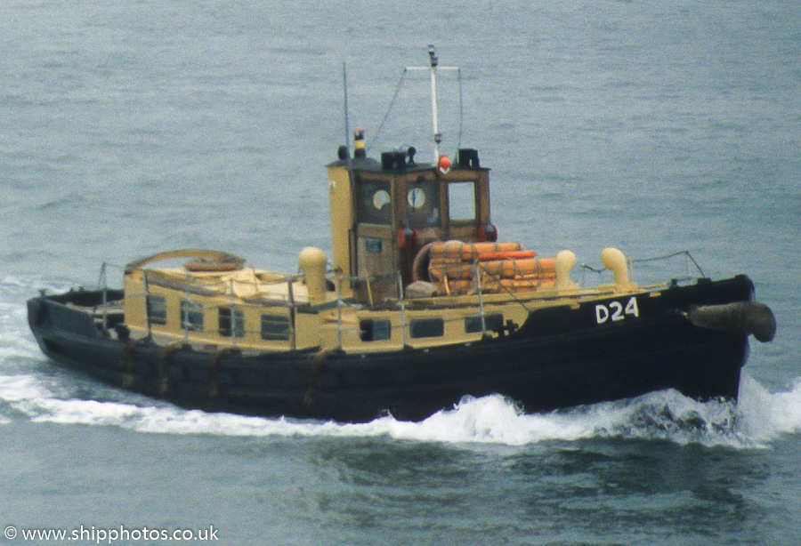 Photograph of the vessel RMAS HL 6514 pictured in Portsmouth Harbour on 5th July 1989
