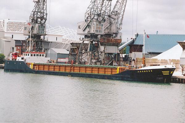 Photograph of the vessel  Hoomoss pictured in Southampton on 22nd July 2001