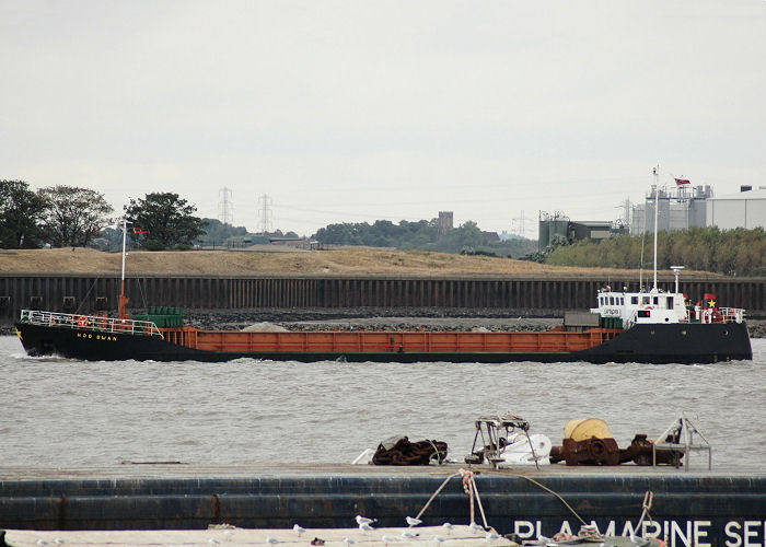 Photograph of the vessel  Hoo Swan pictured passing Gravesend on 10th August 2006