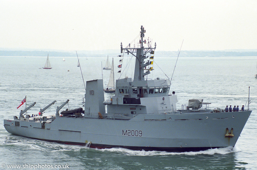 HMS Itchen pictured arriving in Portsmouth Harbour on 2nd July 1989