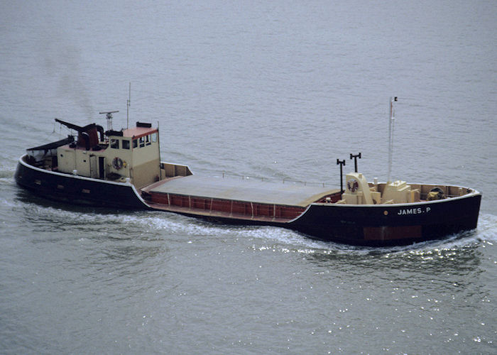  James P pictured passing Tilbury on 19th August 1992