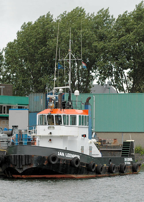  Jan Leenheer pictured in Waalhaven, Rotterdam on 20th June 2010