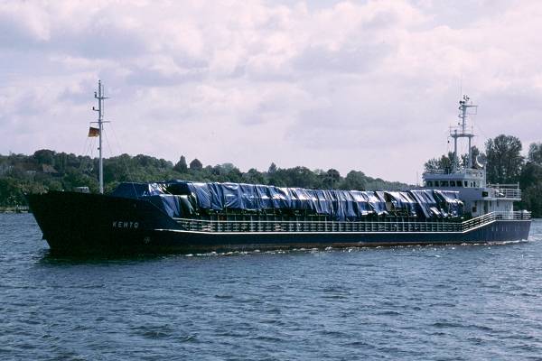 Photograph of the vessel  Kento pictured on the Kiel Canal on 29th May 2001