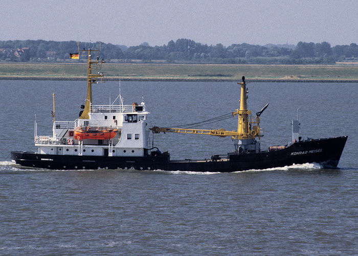 Photograph of the vessel  Konrad Meisel pictured on the River Elbe on 21st August 1995