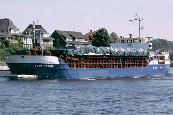 Photograph of the vessel  Lore Prahm pictured passing through Rendsburg on 7th June 1997
