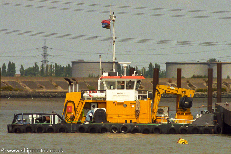  Mariska 2 pictured at Thamesport on 16th August 2003