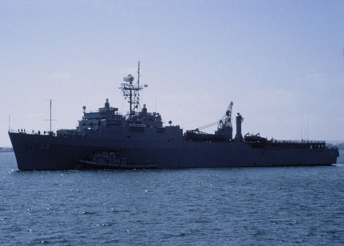 Photograph of the vessel USS Mount Vernon pictured arriving at San Diego on 16th September 1994