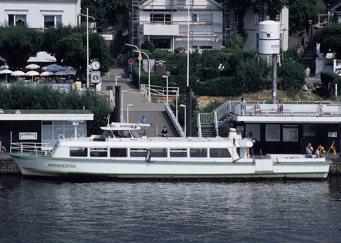 Photograph of the vessel  Nienstedten pictured at Hamburg on 21st August 1995