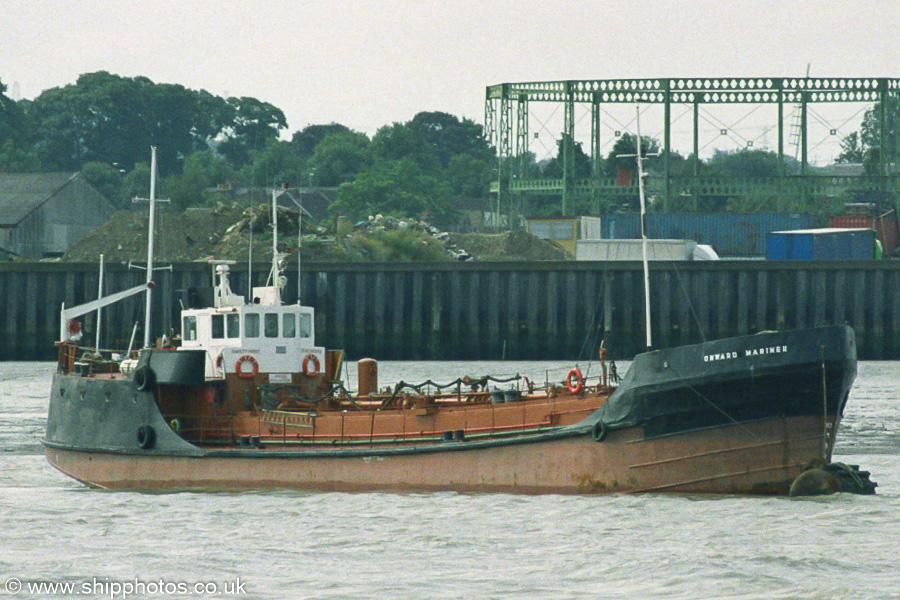 Photograph of the vessel  Onward Mariner pictured at Gravesend on 16th August 2003