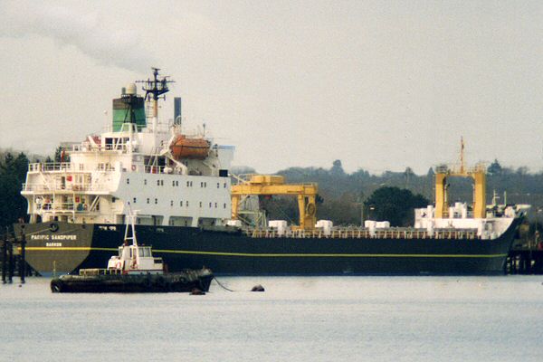Photograph of the vessel  Pacific Sandpiper pictured in Southampton on 11th January 1995