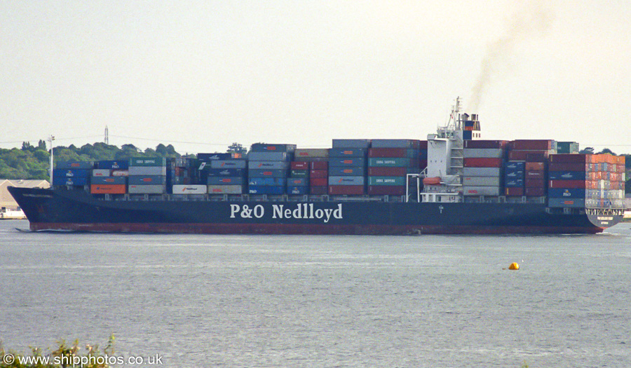  P&O Nedlloyd Sydney pictured departing Southampton on 23rd June 2002