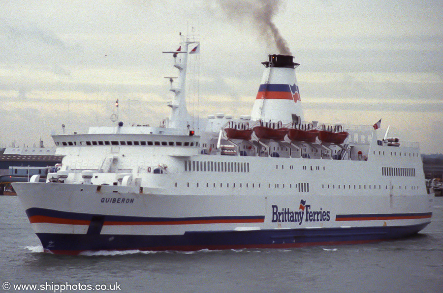  Quiberon pictured departing Portsmouth Harbour on 28th January 1989