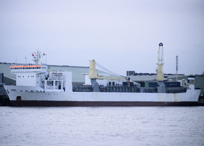  Ragna Gorthon pictured at Convoy's Wharf, Deptford on 20th November 1995