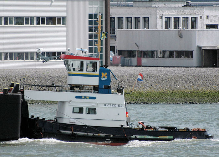  Rijn pictured passing Vlaardingen on 19th June 2010