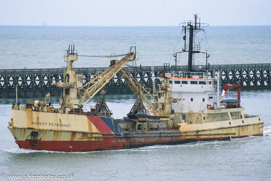 Photograph of the vessel  Robert Peyronnet pictured arriving at Calais on 22nd June 2002