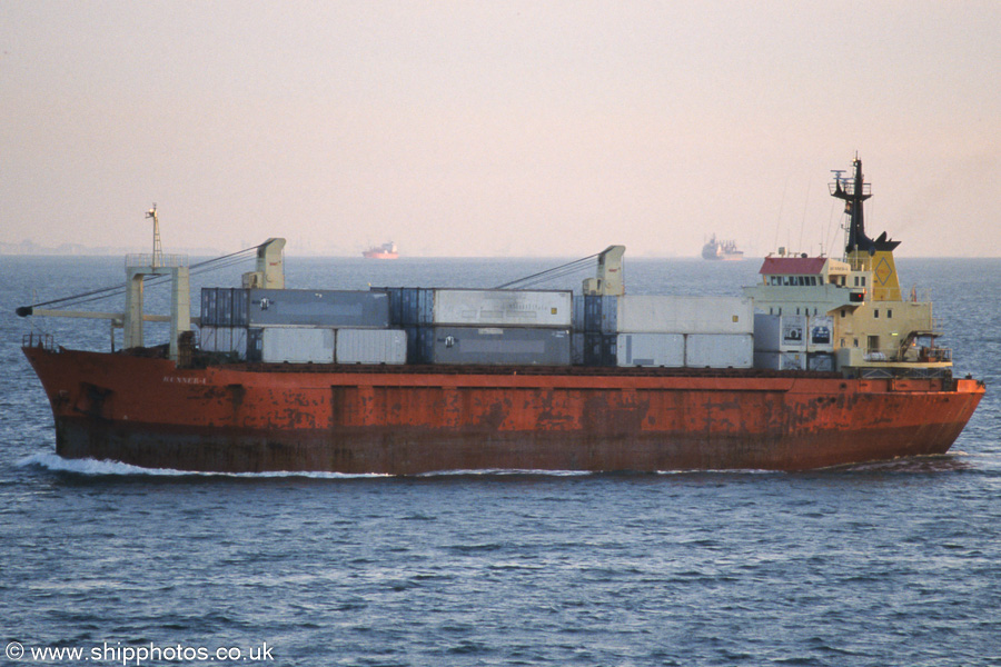 Photograph of the vessel  Runner-4 pictured on the Westerschelde passing Vlissingen on 18th June 2002