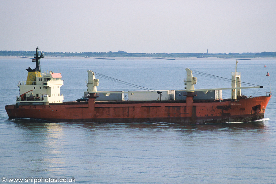 Photograph of the vessel  Runner-4 pictured on the Westerschelde passing Vlissingen on 21st June 2002