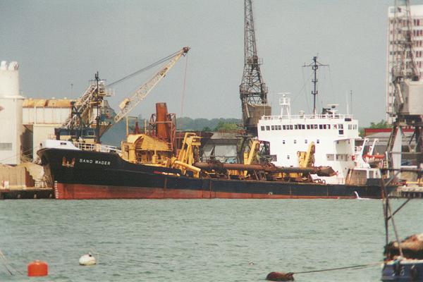  Sand Wader pictured in Southampton on 29th May 1995