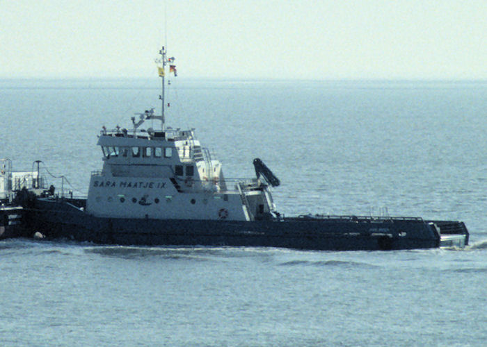 Sara Maatje IX pictured on the River Elbe on 5th June 1997
