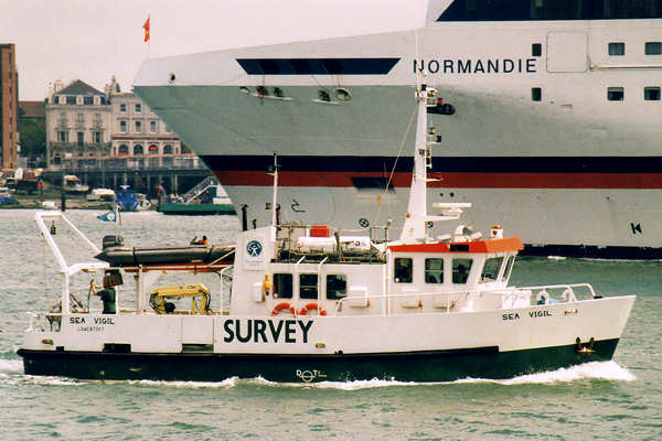Photograph of the vessel rv Sea Vigil pictured in Portsmouth on 8th June 2000
